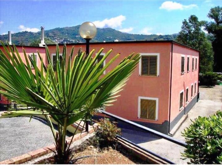 Casa Vacanze Rosy "Nel Verde" 팔리누로 외부 사진