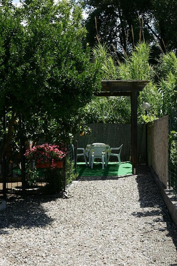 Casa Vacanze Rosy "Nel Verde" 팔리누로 외부 사진