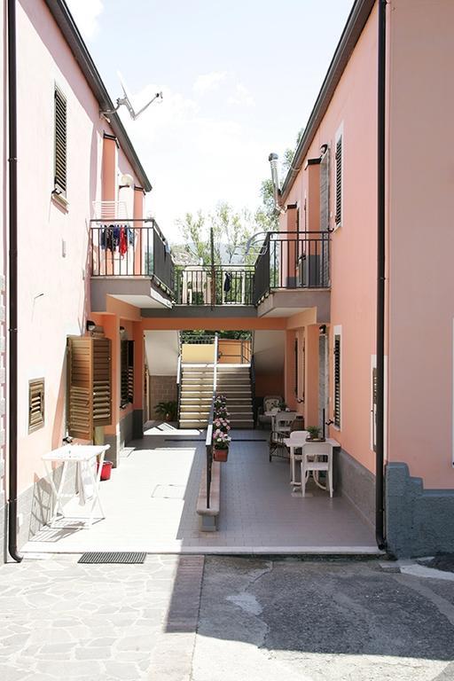 Casa Vacanze Rosy "Nel Verde" 팔리누로 외부 사진